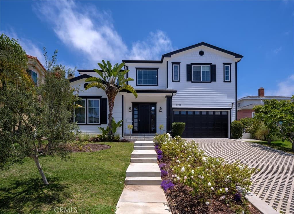 8056 Kentwood