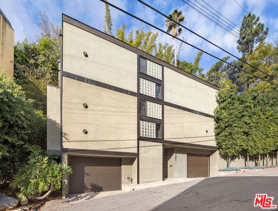 2641 Rinconia Drive