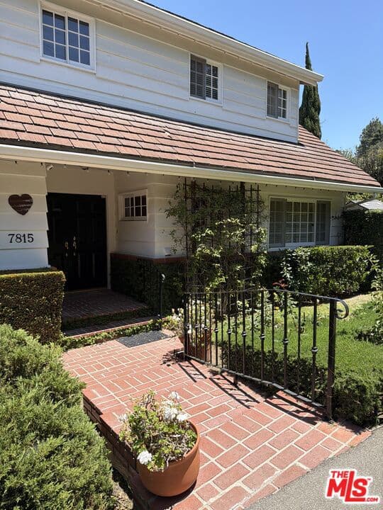 7815 Mulholland Drive
