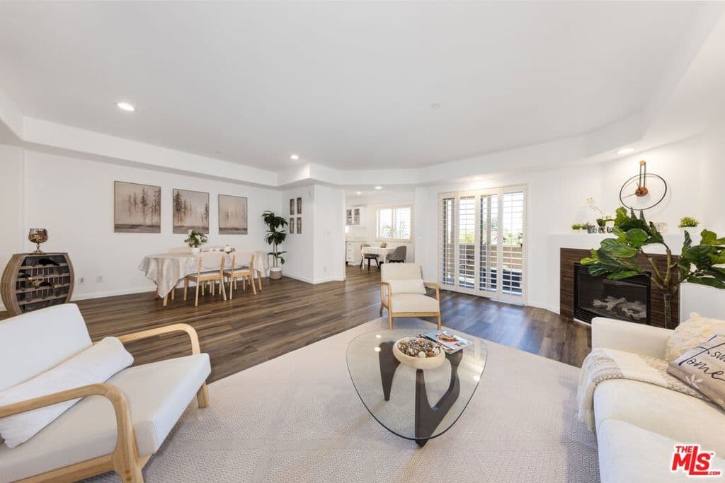 11766 W Sunset Boulevard 302