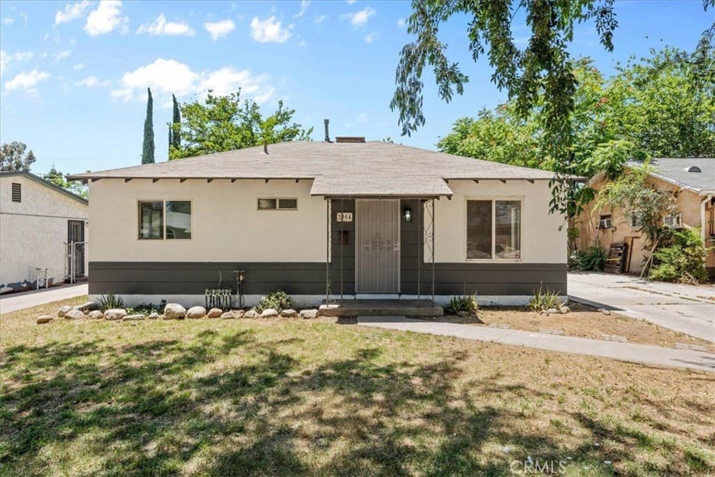 2304 Roxbury Drive