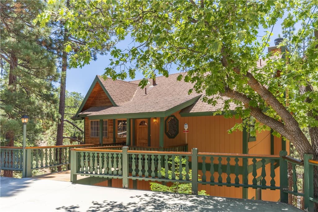 696 Menlo Drive