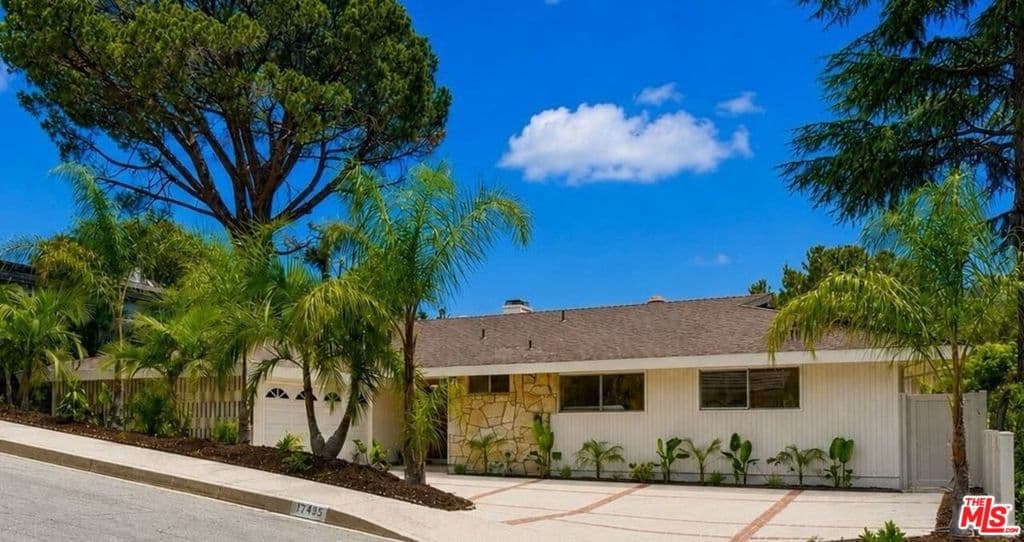 11425 Dona Evita Drive