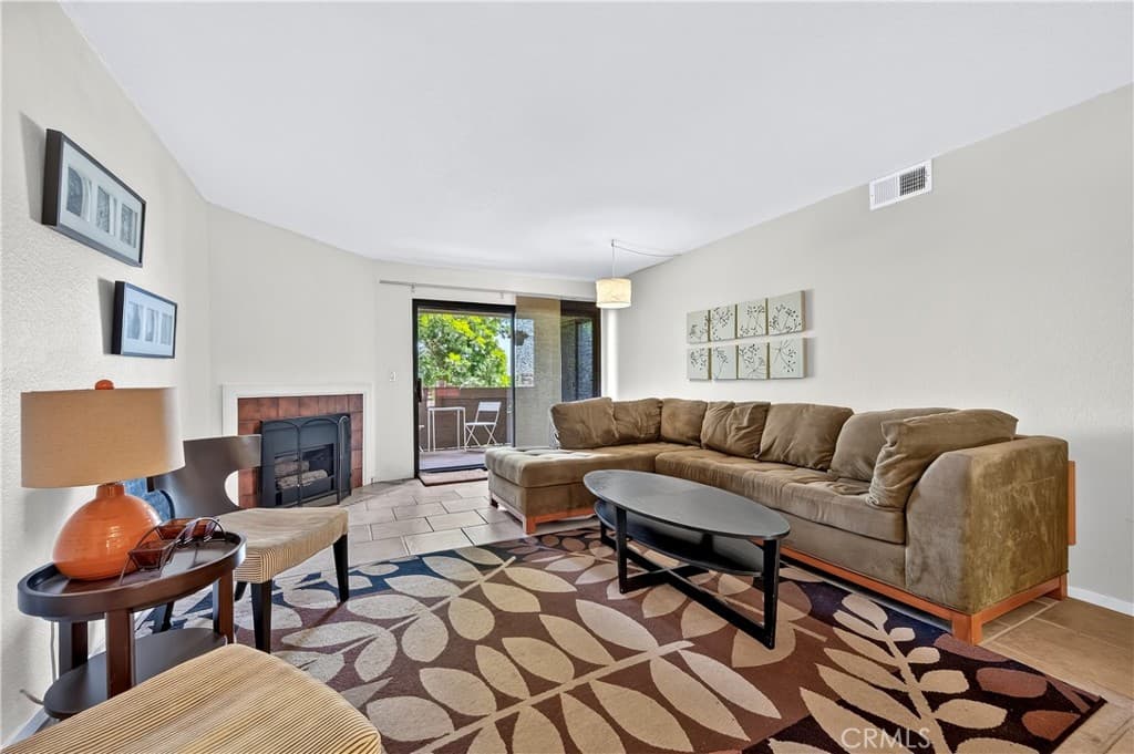 2501 Temple Ave Avenue 104