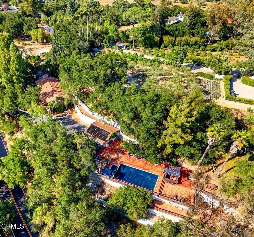1002 Country Club Drive