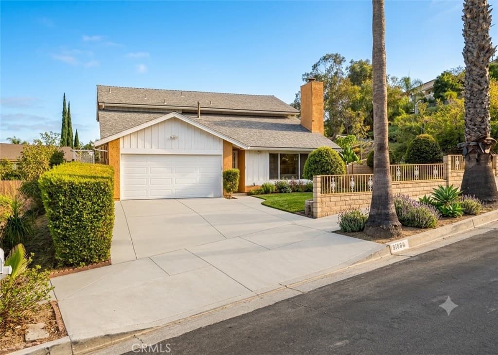 15158 Paddock