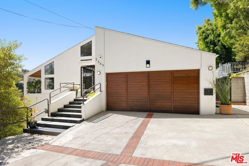 2549 Canyon Oak Drive