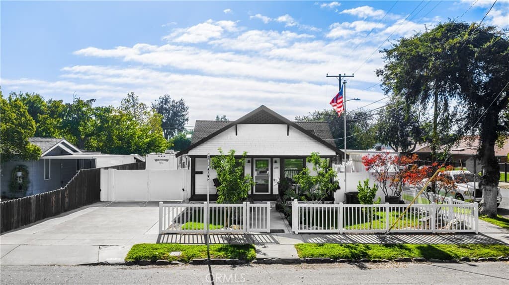 506 E 11th