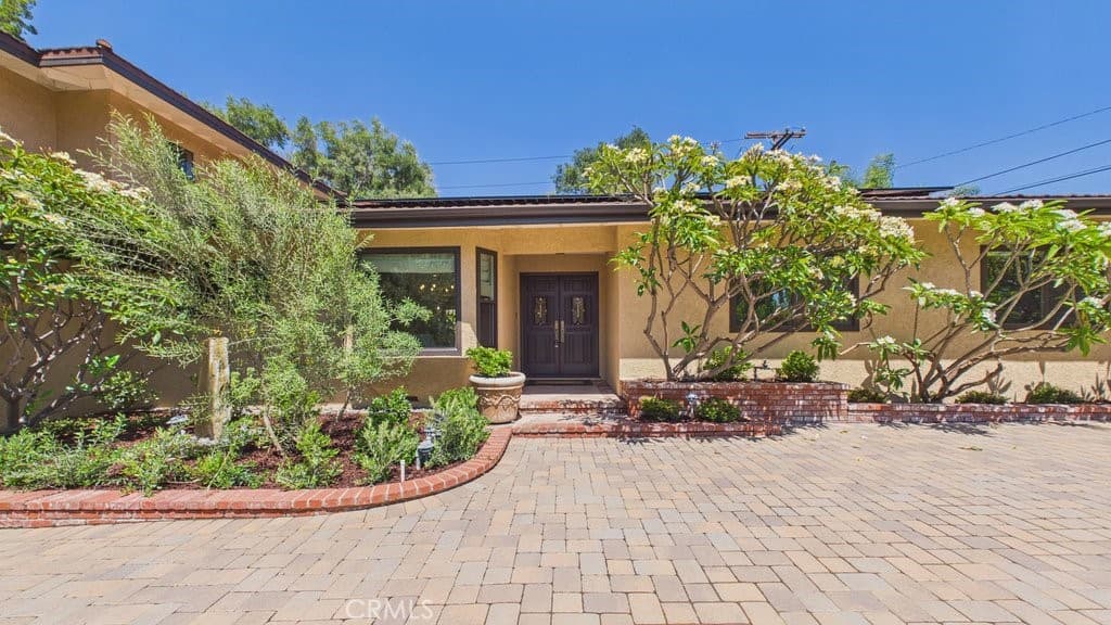 340 Toyon