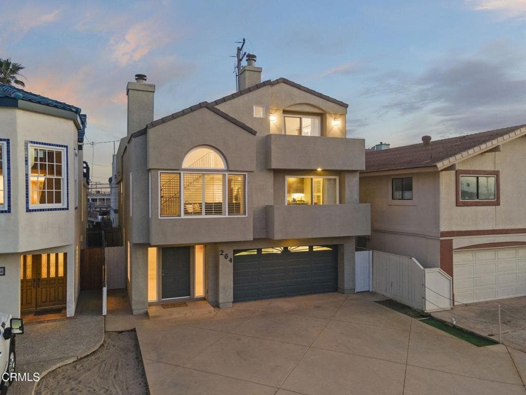 264 Hollywood Boulevard