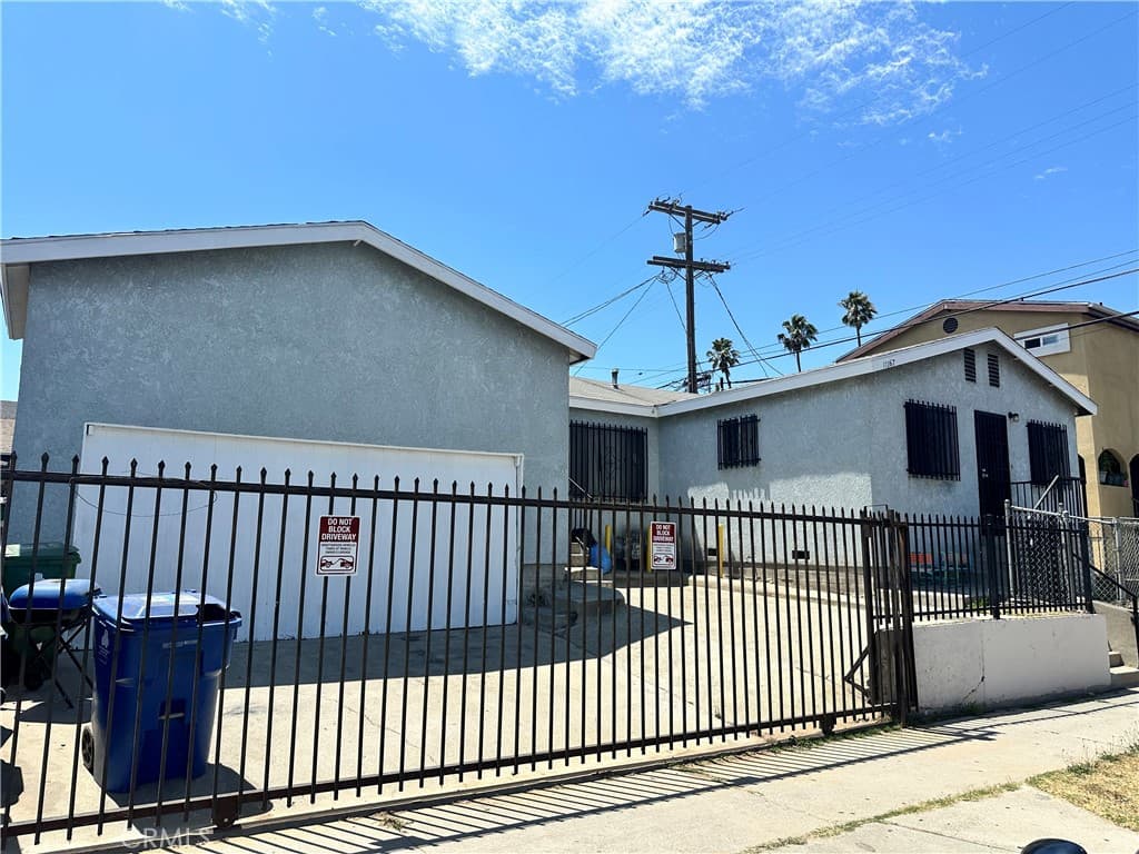 11167 S San Pedro