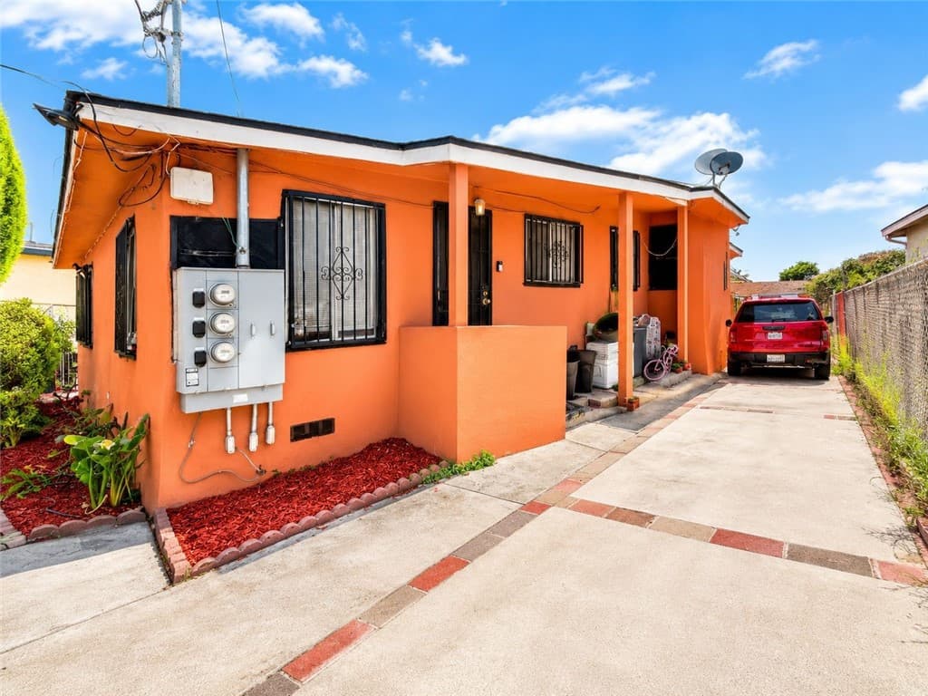 1414 E 110th