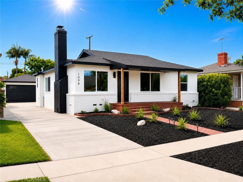 1098 E Ridgewood