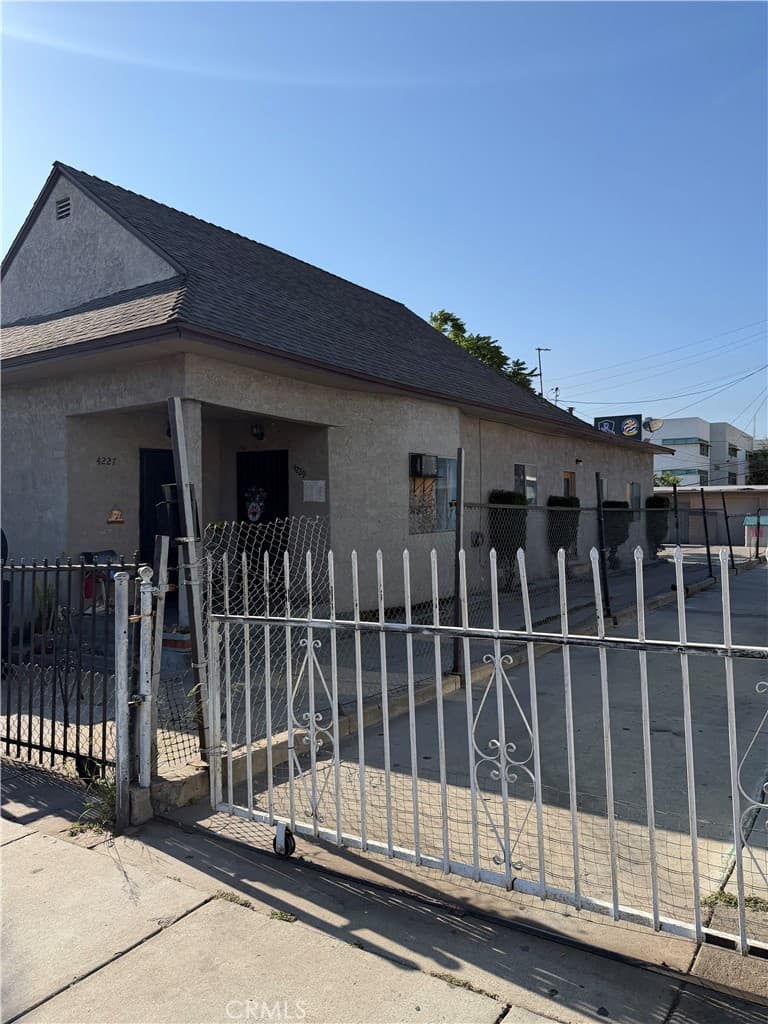 4227 E Cesar E Chavez