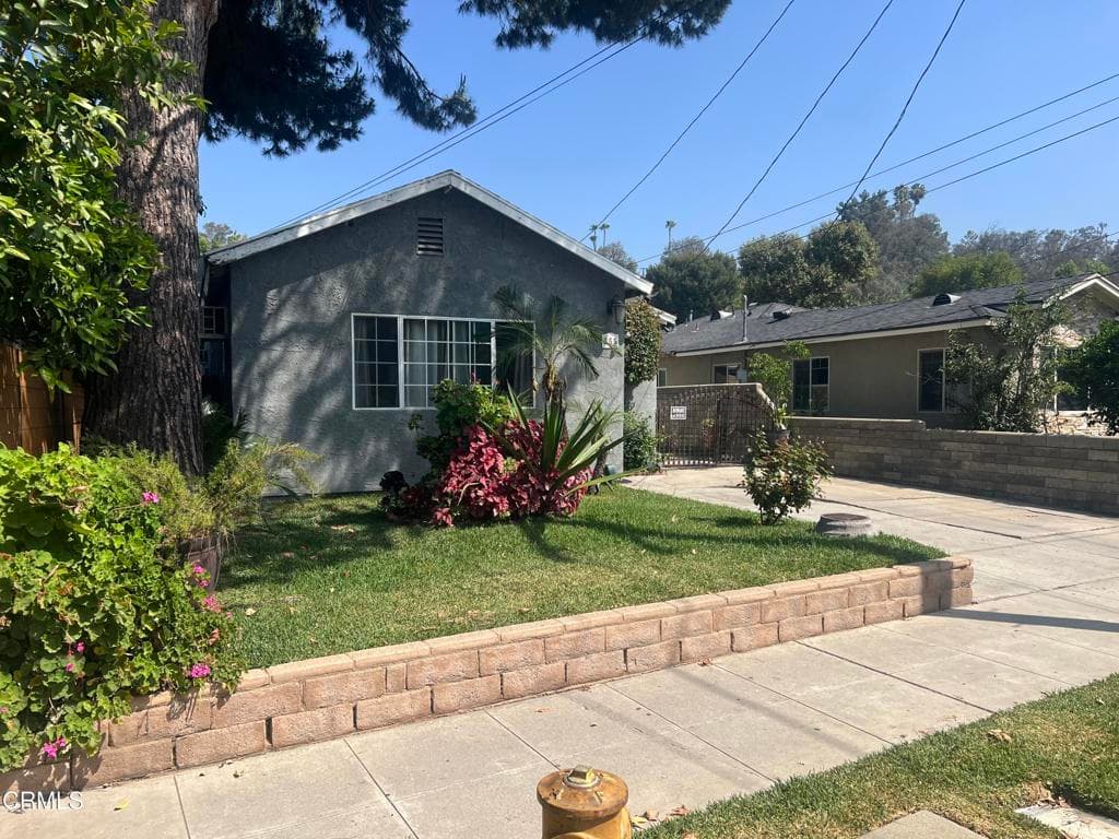 855 San Pascual Avenue