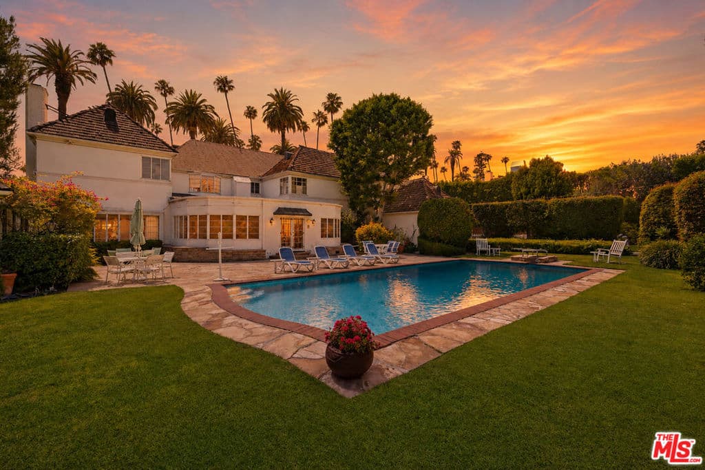 904 N Beverly Drive