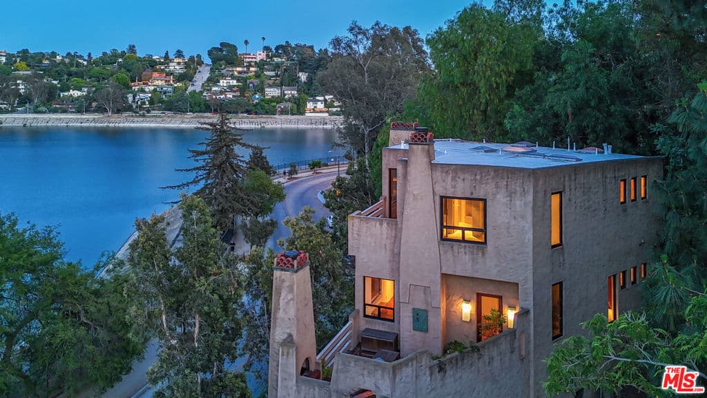 2011 W Silver Lake Drive