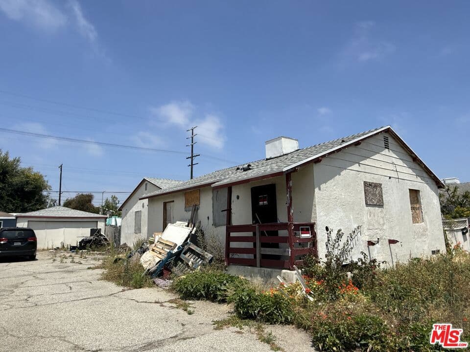8331 Kittyhawk Avenue