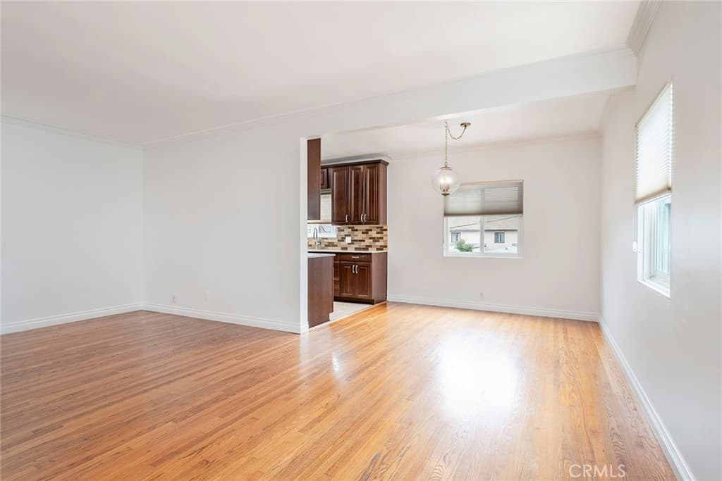 1311 E 1st 12
