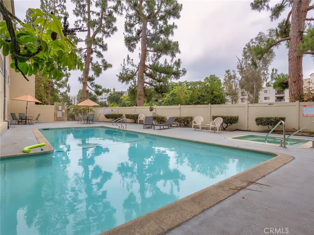 11138 Aqua Vista Street 18