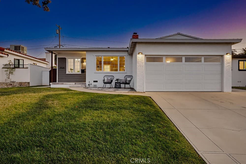 2526 Highcliff