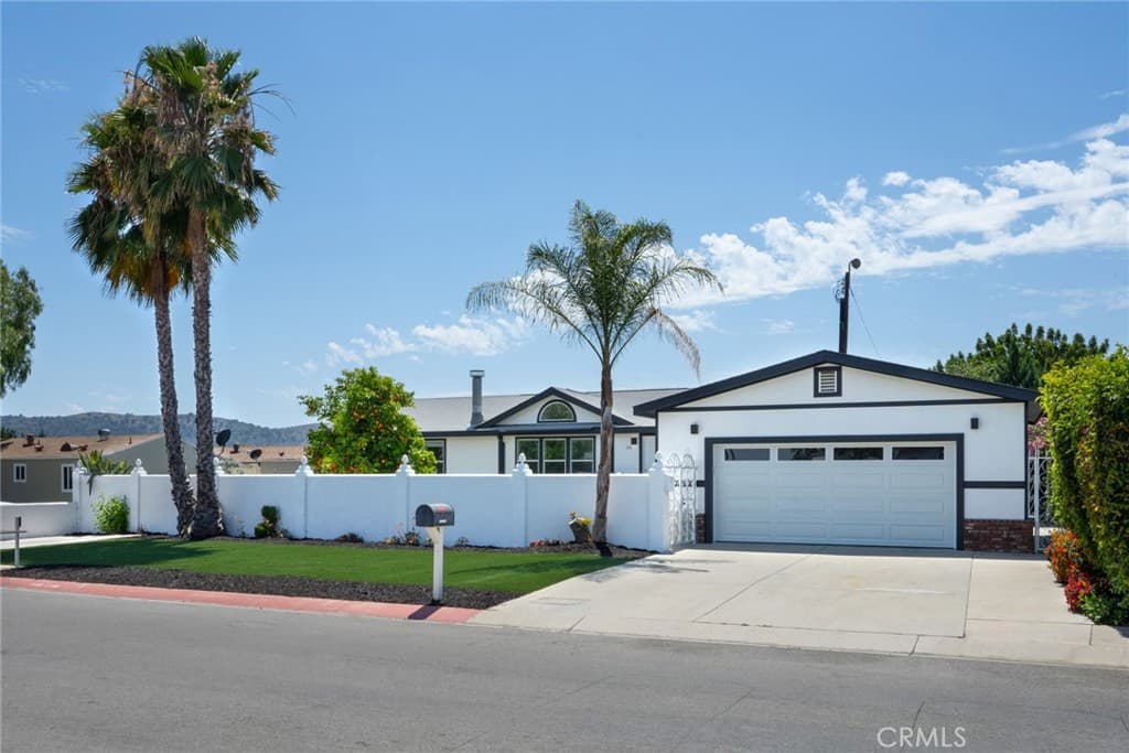 261 Las Brisas Circle