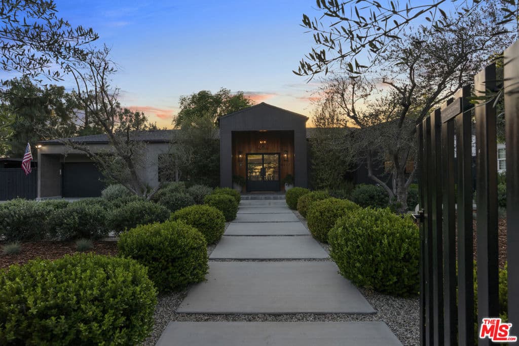 4417 Gentry Avenue