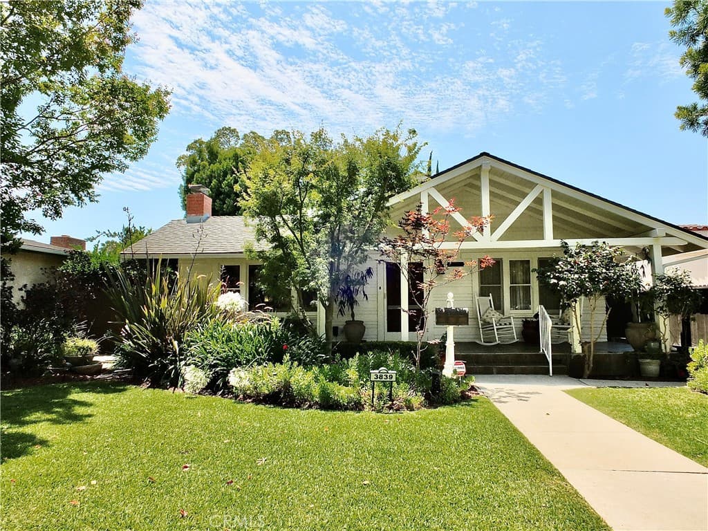 3839 Cedar Avenue
