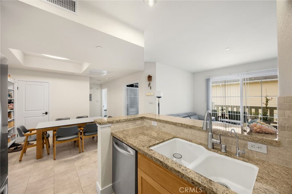 2367 Jefferson 312