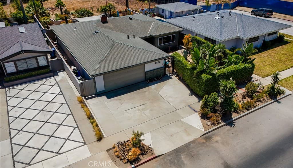 7636 W 91st
