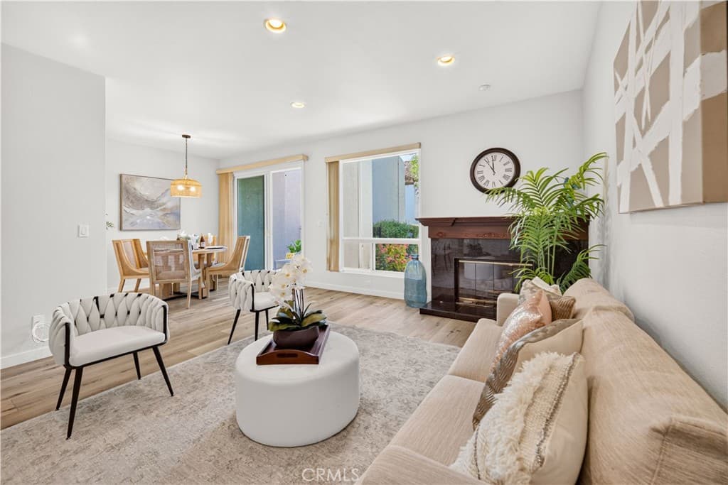 5612 Las Virgenes 37