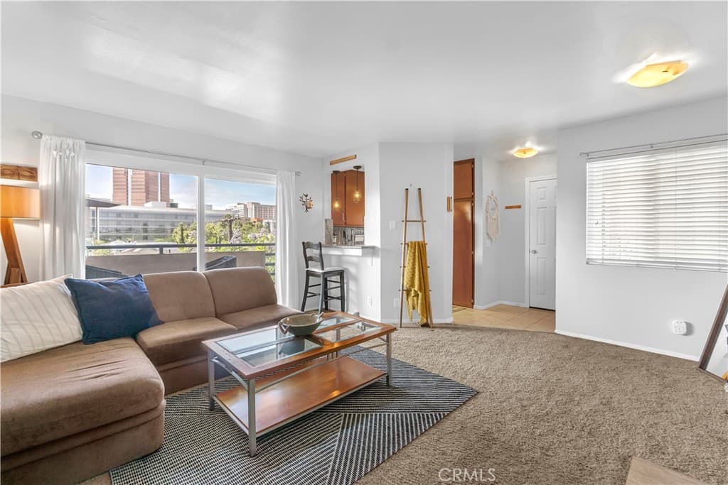 535 W 4th 312