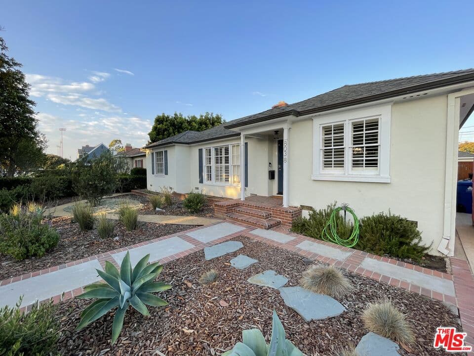 8038 Loyola Boulevard