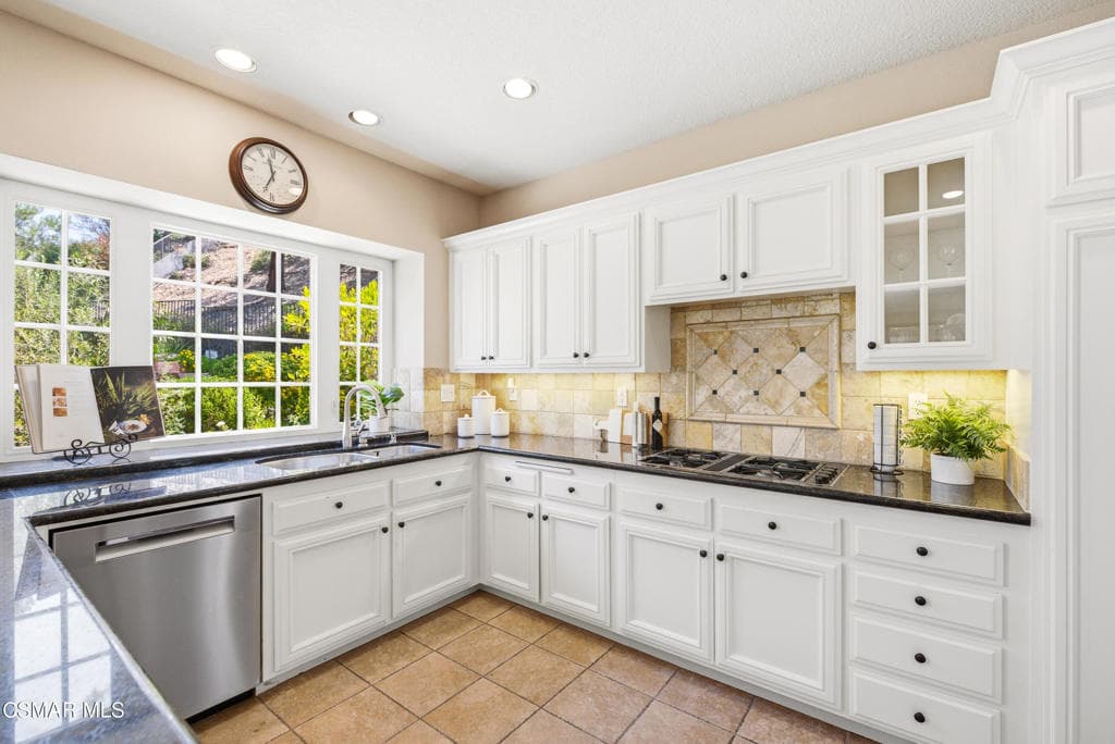 2538 Sandycreek Drive