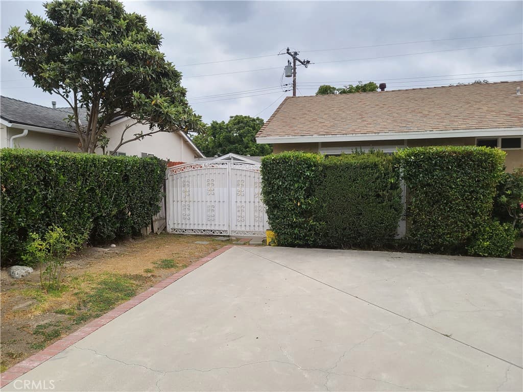 2118 Rosecrans Street