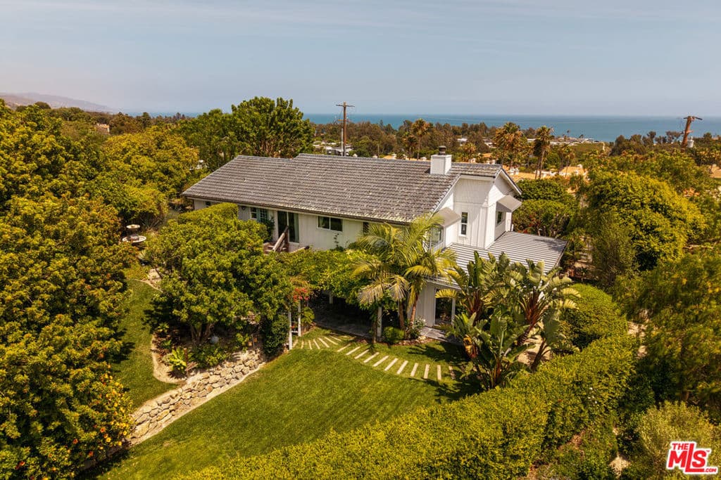 6363 Zumirez Drive