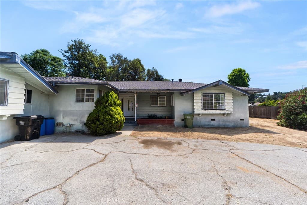 3242 N Rancho La Carlota
