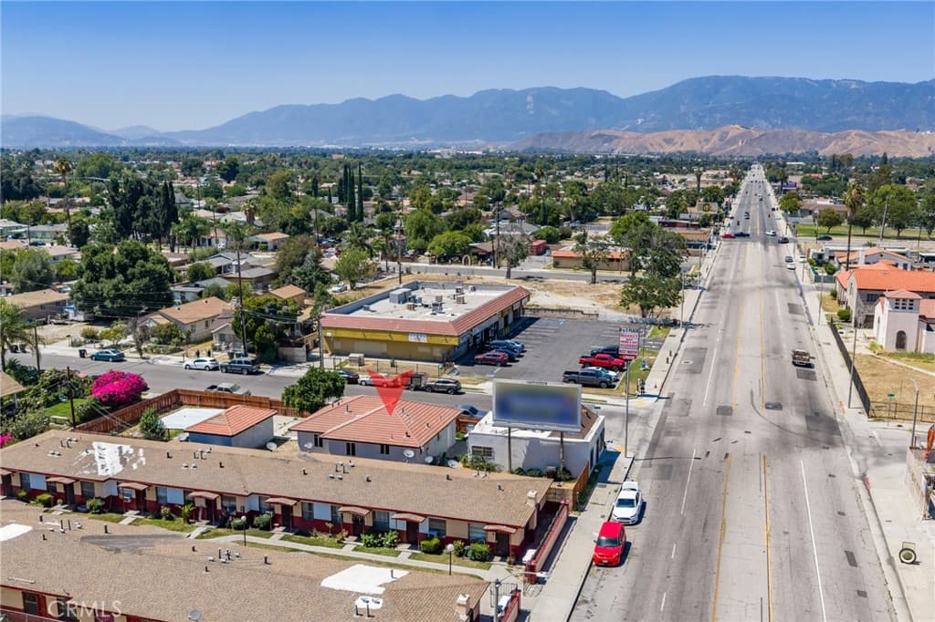 796 N Mount Vernon Avenue