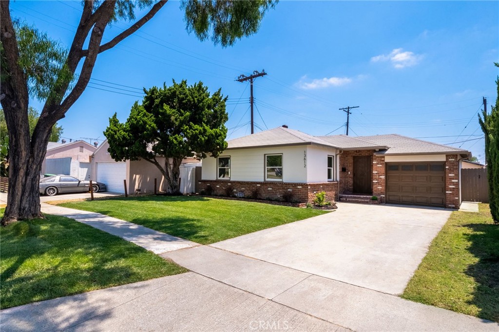 13612 Woodruff Avenue