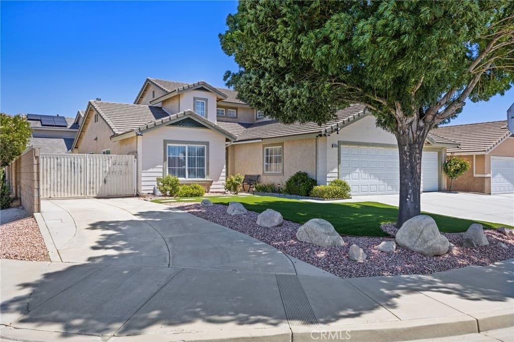 3459 Desert Cloud Avenue