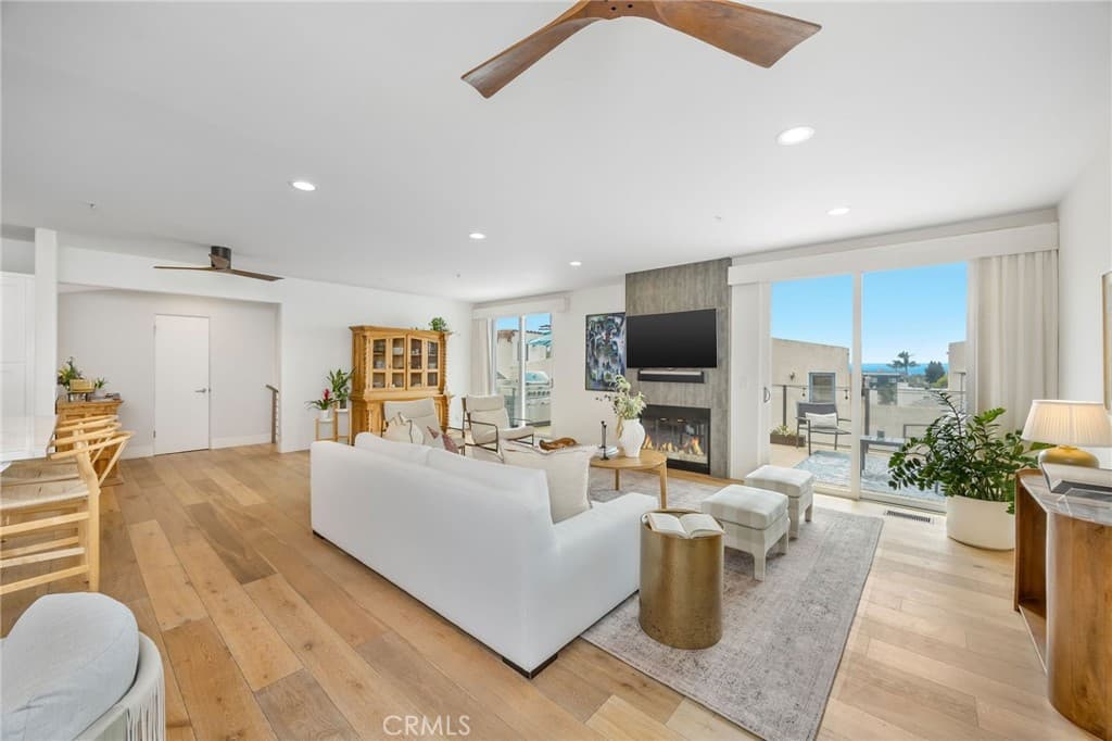 647 2nd Street