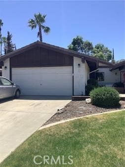 6904 Ranch House