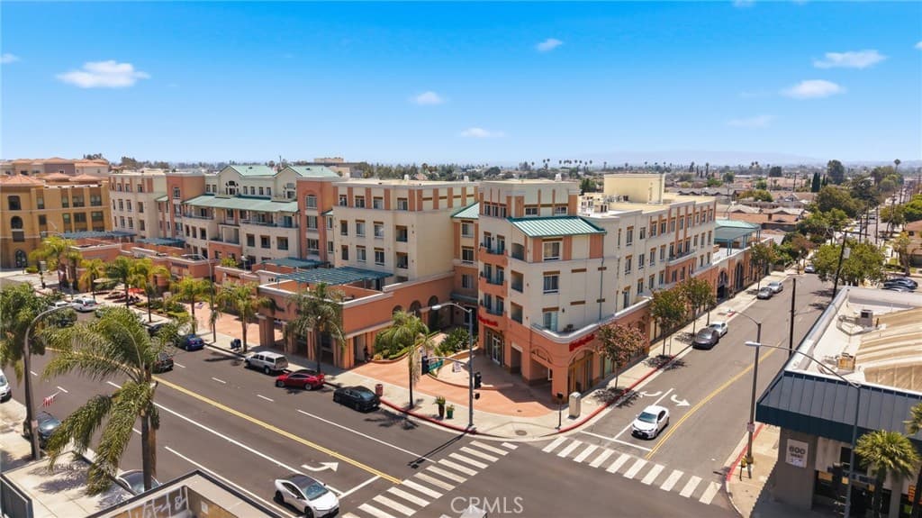 580 W Main Street 302