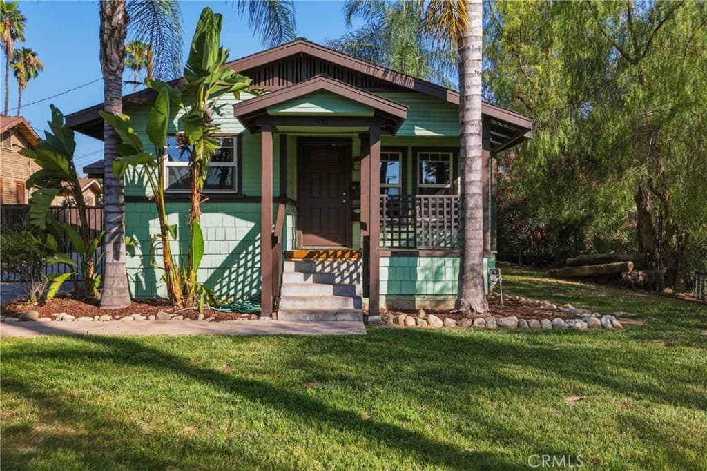 1132 E Citrus Avenue