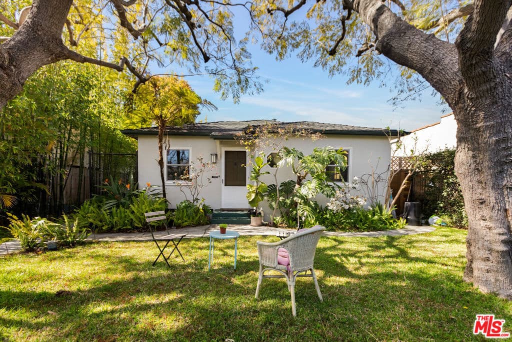 1453 Centinela Avenue