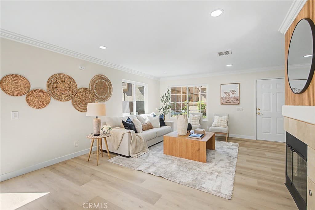14682 Moon Crest Lane