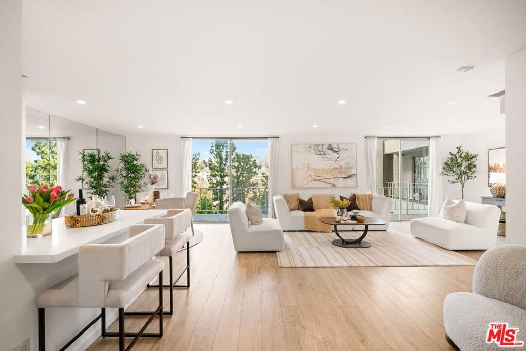 100 S Doheny Drive 514