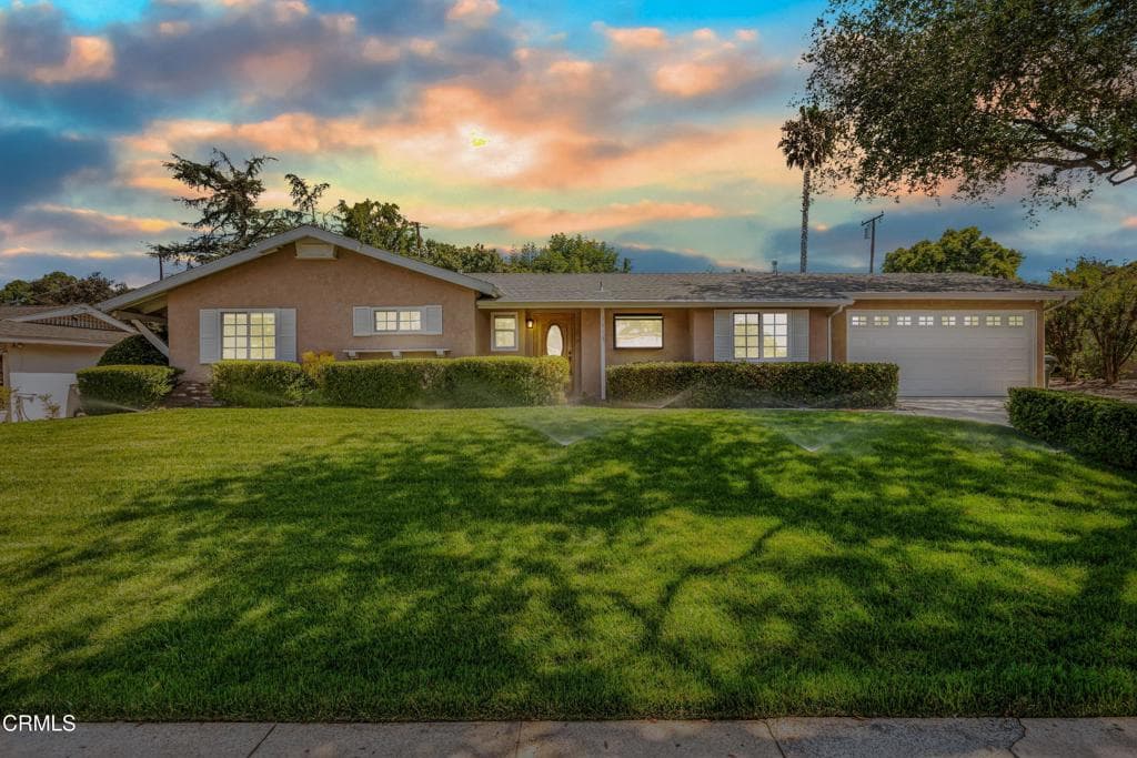 1485 E Avenida De Los Arboles