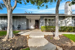 135 W Gainsborough Road