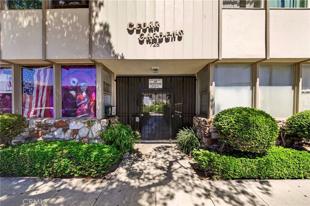 728 Cedar